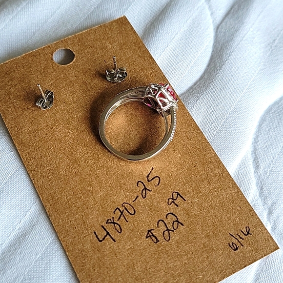 NWT Red Heart Ring and Earrings - Picture 2 of 2